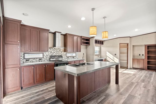 5542 County Road 1043, Celeste, TX 75423