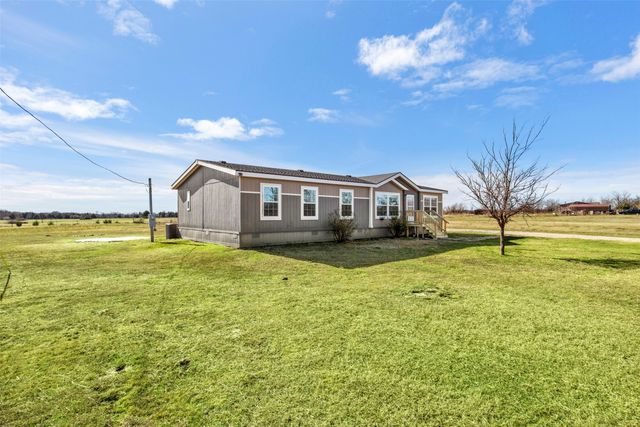 5542 County Road 1043, Celeste, TX 75423