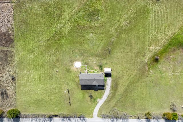 5542 County Road 1043, Celeste, TX 75423