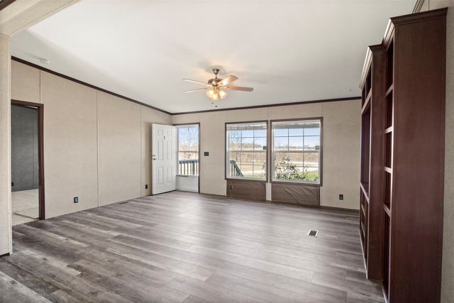 5542 County Road 1043, Celeste, TX 75423