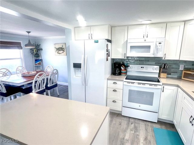 11331 Azalea LN, Fort Myers Beach, FL 33931