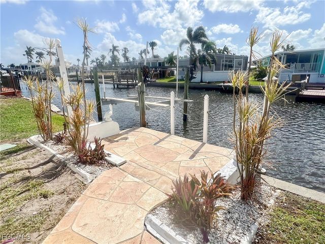 11331 Azalea LN, Fort Myers Beach, FL 33931