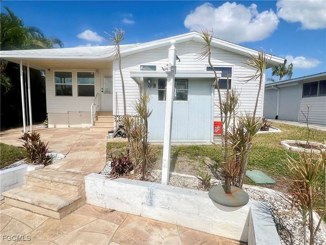 11331 Azalea LN, Fort Myers Beach, FL 33931