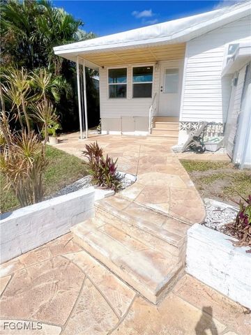 11331 Azalea LN, Fort Myers Beach, FL 33931