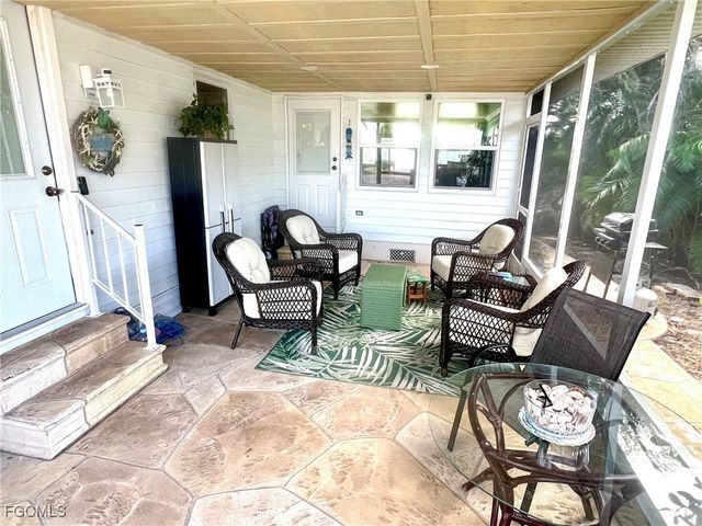 11331 Azalea LN, Fort Myers Beach, FL 33931