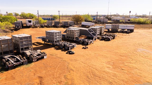 1160 HWY 85 W, Dilley, TX 78017