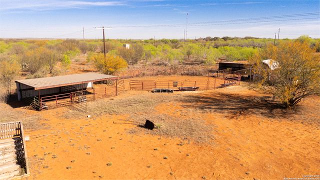 1160 HWY 85 W, Dilley, TX 78017