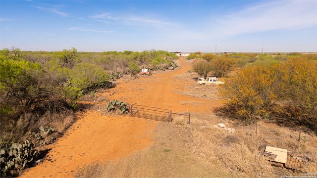 1160 HWY 85 W, Dilley, TX 78017
