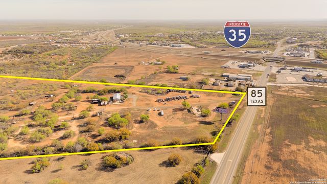 1160 HWY 85 W, Dilley, TX 78017