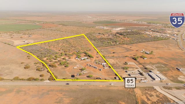 1160 HWY 85 W, Dilley, TX 78017