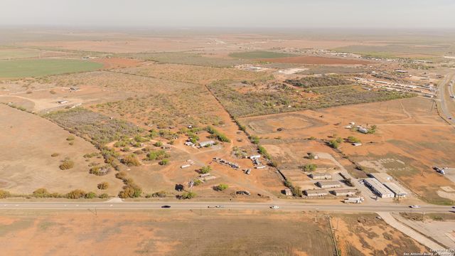 1160 HWY 85 W, Dilley, TX 78017