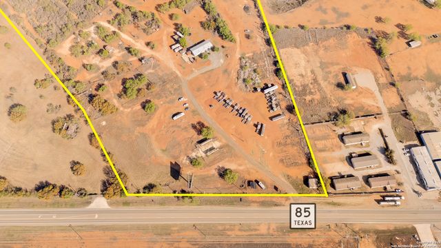 1160 HWY 85 W, Dilley, TX 78017