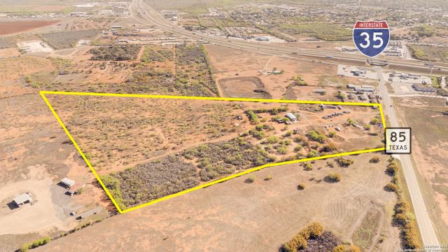 1160 HWY 85 W, Dilley, TX 78017