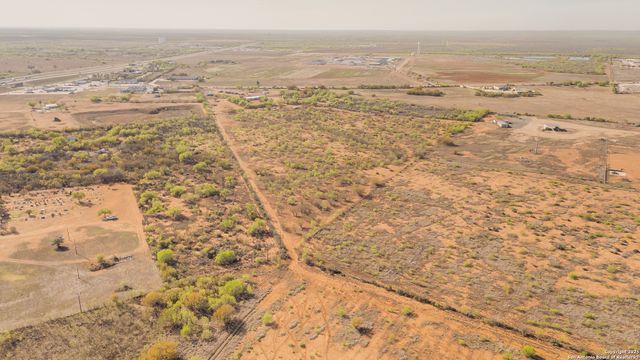 1160 HWY 85 W, Dilley, TX 78017