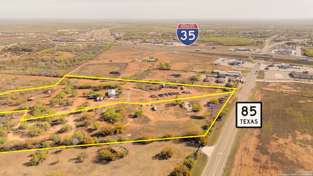 1160 HWY 85 W, Dilley, TX 78017