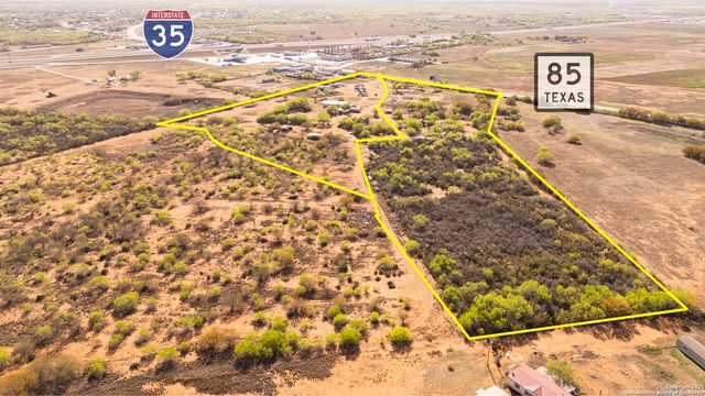 1160 HWY 85 W, Dilley, TX 78017