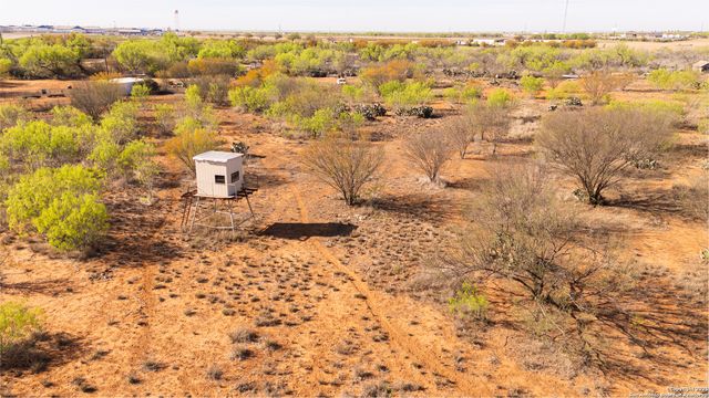 1160 HWY 85 W, Dilley, TX 78017