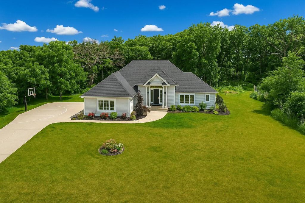 9335 223rd AVENUE, Salem, WI 53168