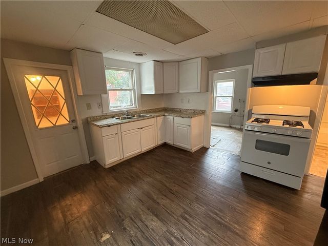 1956 W 50th Street, Cleveland, OH 44102