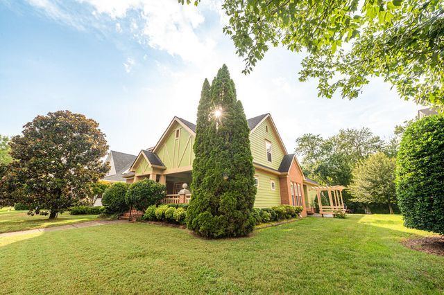 217 Horse Creek Dr, Chattanooga, TN 37405