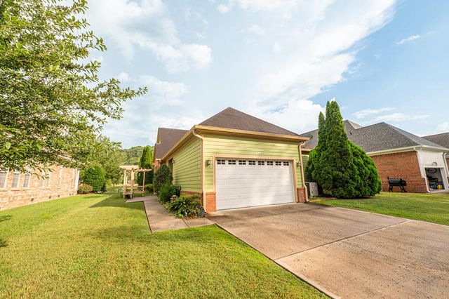 217 Horse Creek Dr, Chattanooga, TN 37405