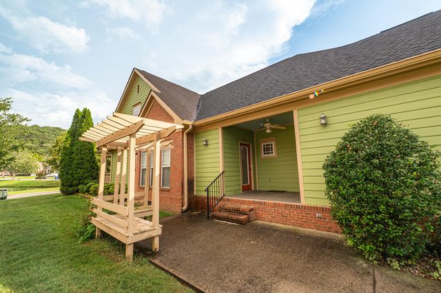 217 Horse Creek Dr, Chattanooga, TN 37405
