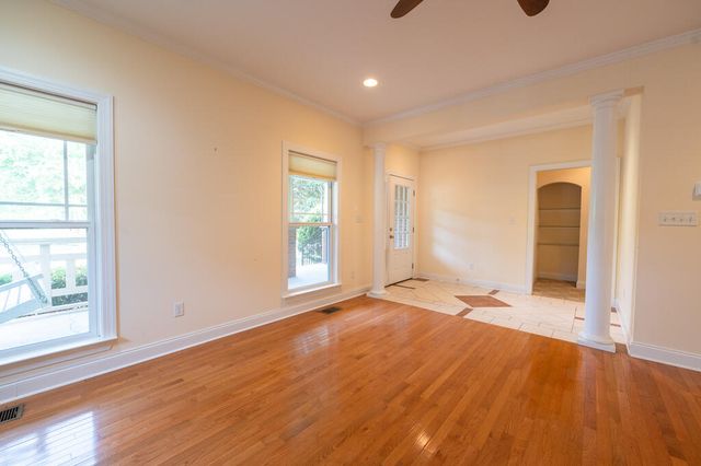 217 Horse Creek Dr, Chattanooga, TN 37405