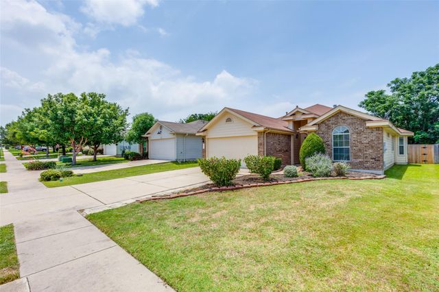 205 Tolcarne DR, Hutto, TX 78634