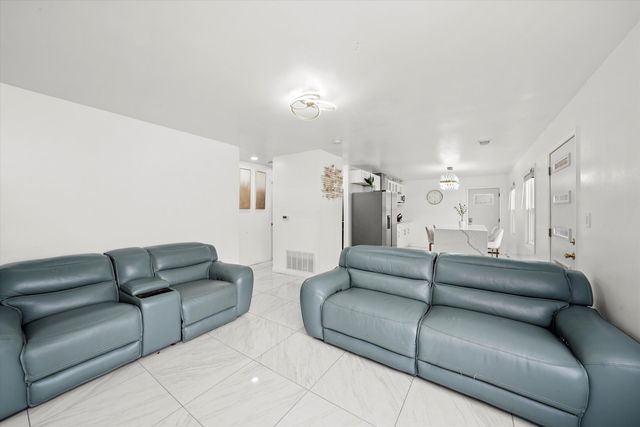 21563 Orion Avenue, Sauk Village, IL 60411