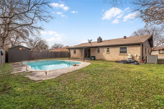 7504 Lola Drive, North Richland Hills, TX 76180