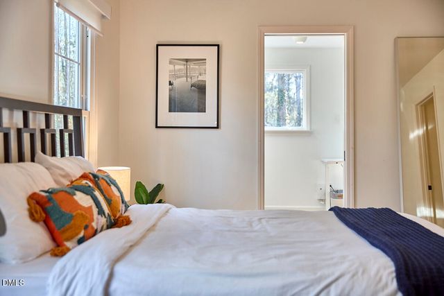 4 Harvey Place, Durham, NC 27705