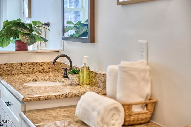 4 Harvey Place, Durham, NC 27705