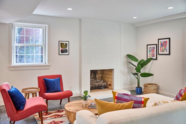 4 Harvey Place, Durham, NC 27705