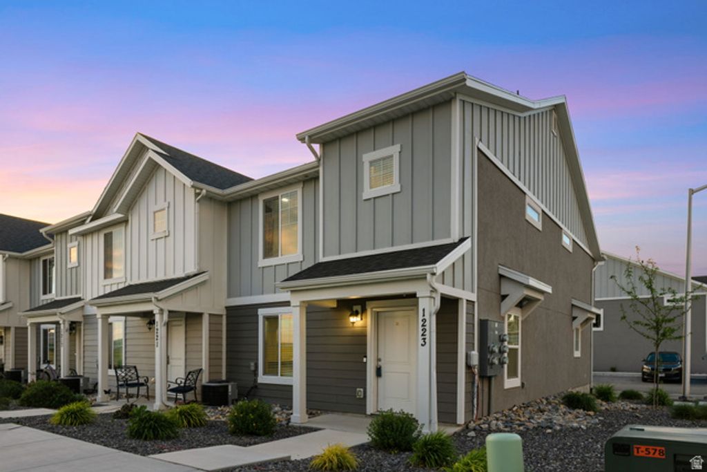 Image 13 of property listing at 1223 E 1775 N, Payson, UT 84651