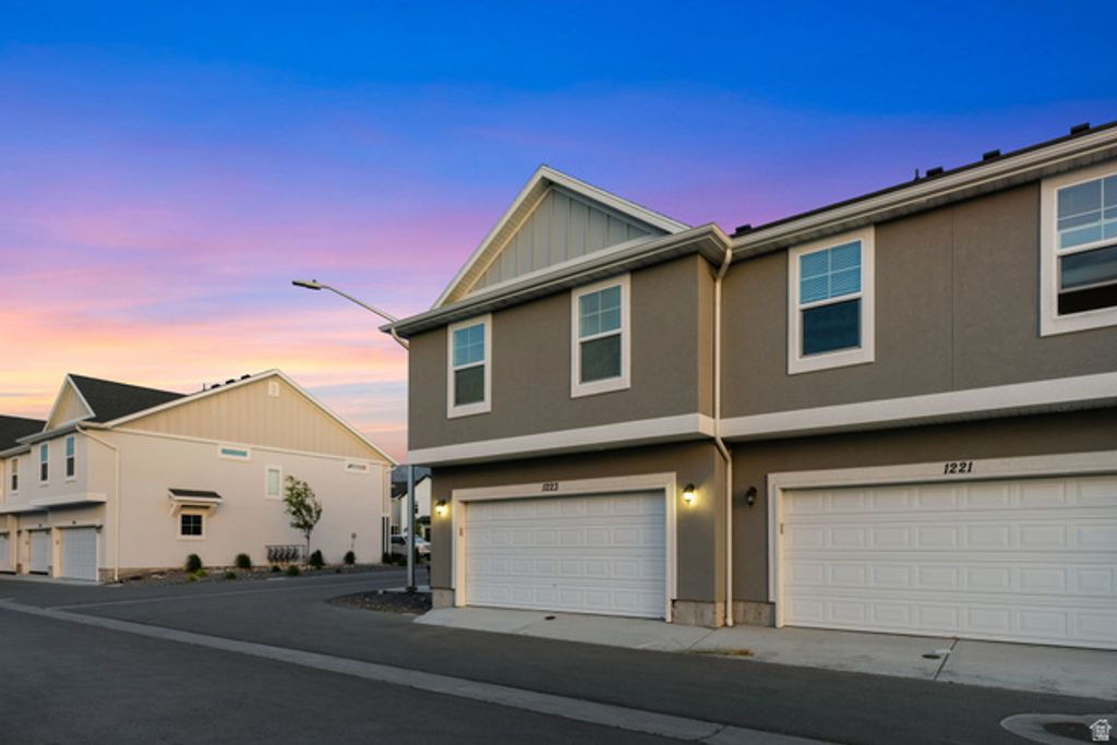 Image 4 of property listing at 1223 E 1775 N, Payson, UT 84651