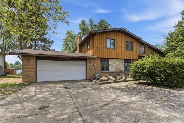 2915 W Walton Boulevard, Waterford, MI 48329