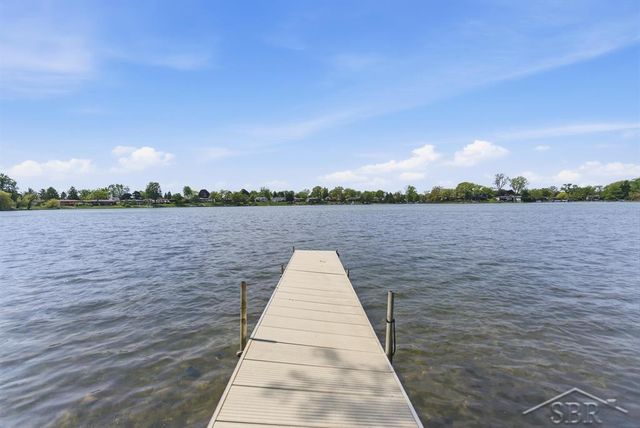 2915 W Walton Boulevard, Waterford, MI 48329