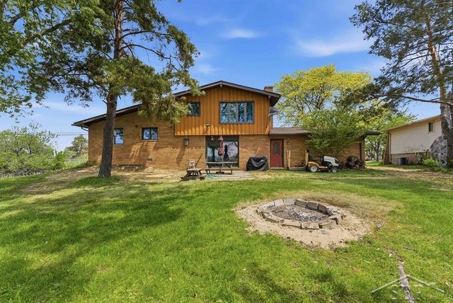 2915 W Walton Boulevard, Waterford, MI 48329