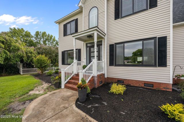 2221 Greaves Court, Winterville, NC 28590