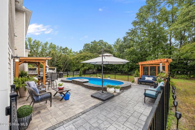 2221 Greaves Court, Winterville, NC 28590