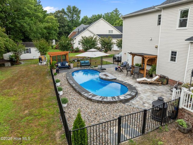 2221 Greaves Court, Winterville, NC 28590