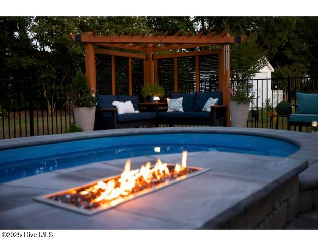 2221 Greaves Court, Winterville, NC 28590