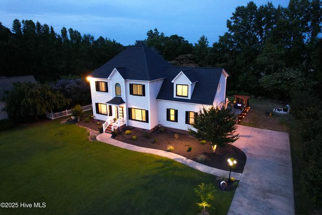 2221 Greaves Court, Winterville, NC 28590