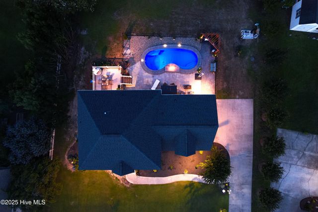 2221 Greaves Court, Winterville, NC 28590