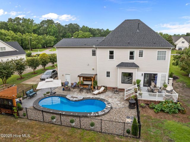 2221 Greaves Court, Winterville, NC 28590