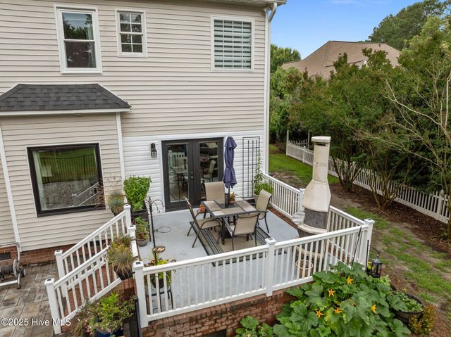 2221 Greaves Court, Winterville, NC 28590