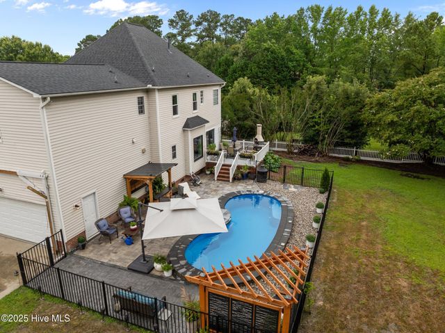 2221 Greaves Court, Winterville, NC 28590