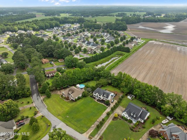 2221 Greaves Court, Winterville, NC 28590