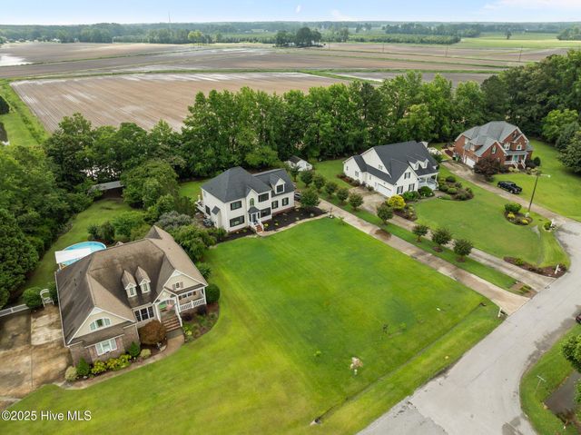 2221 Greaves Court, Winterville, NC 28590