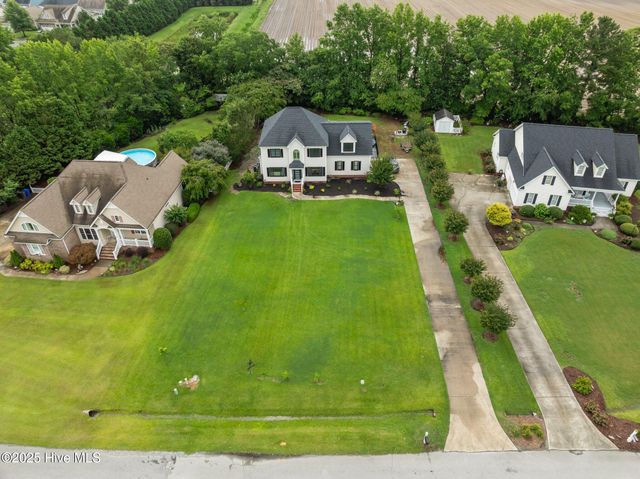 2221 Greaves Court, Winterville, NC 28590